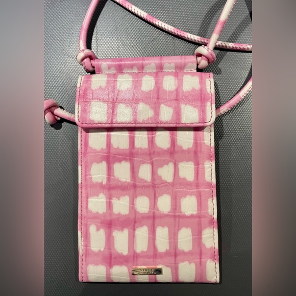 VINCE CAMUTO Leather “Desra” Crossbody Wallet, Pink and White - Picture 2 of 8